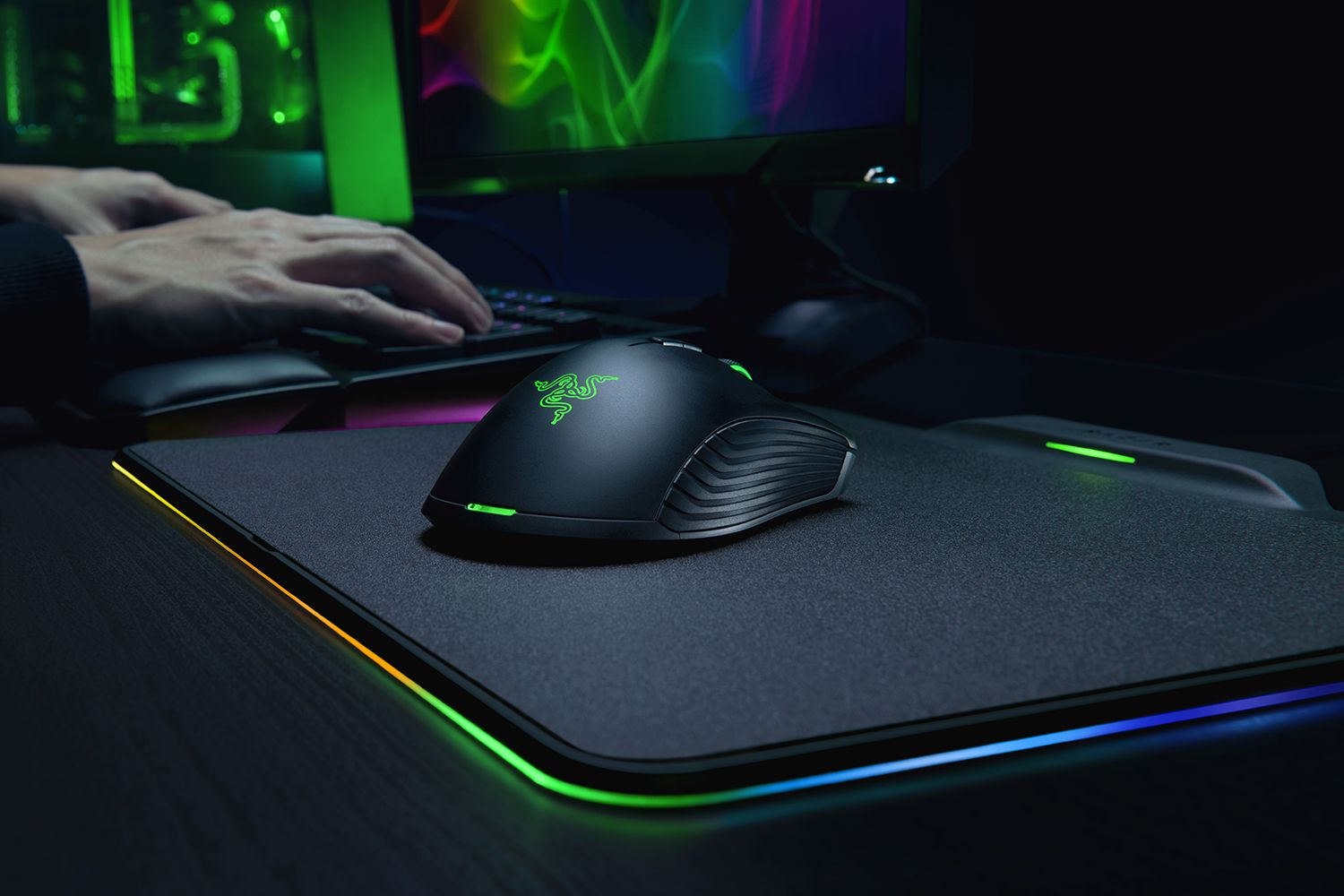Купить Razer Mamba + Firefly Hyperflux Bundle [RZ83-02480100-B3M1